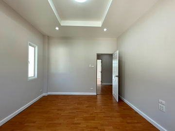 Urgent sale single house Thanwa Town Project Udon Thani-Ban Lueam Mueang Udon Thani, newly renovated, 2-story detached house, convenient transportatio