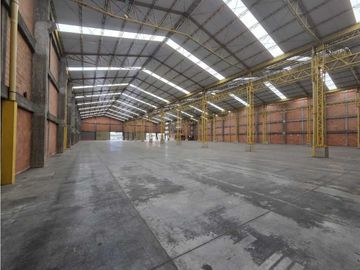 Excelente Bodega de 6854m2 en arriendo zona industrial Montevideo