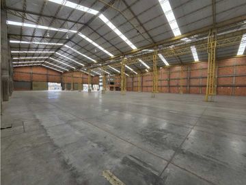Excelente Bodega de 6854m2 en arriendo zona industrial Montevideo