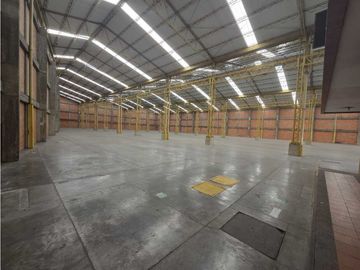 Excelente Bodega de 6854m2 en arriendo zona industrial Montevideo