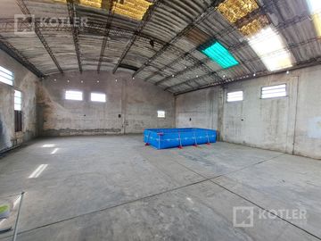 Departamento en planta alta con 2 dormitorios y amplia terraza cubierta