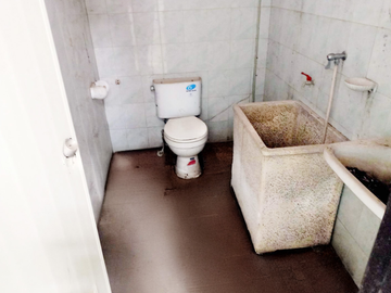 Commercial building, 2 floors, 2 units, convenient transportation. Complete utilities Thon Center Ban Chang Project
