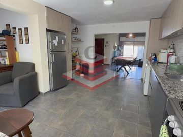 CASA EN VENTA CON PILETA EN SANTA MARÍA SALIDA A DOS CALLES GAS NATURAL A 50M RUTA 38 ref 3068