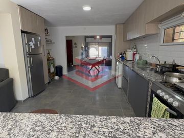 CASA EN VENTA CON PILETA EN SANTA MARÍA SALIDA A DOS CALLES GAS NATURAL A 50M RUTA 38 ref 3068
