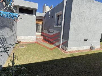 CASA EN VENTA CON PILETA EN SANTA MARÍA SALIDA A DOS CALLES GAS NATURAL A 50M RUTA 38 ref 3068