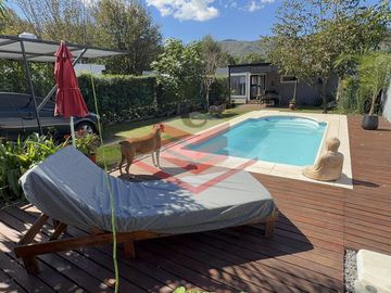CASA EN VENTA CON PILETA EN SANTA MARÍA SALIDA A DOS CALLES GAS NATURAL A 50M RUTA 38 ref 3068