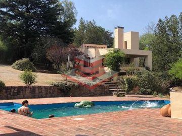 CASA QUINTA EN VENTA VILLA PARQUE SIQUIMAN VISTA LAGO Y SIERRAS