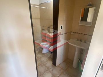COMPLEJO DE DOS CABAÑAS  EN SIQUIMAN A 200 M DEL CENTRO Y 700M DEL LAGO  REF 696