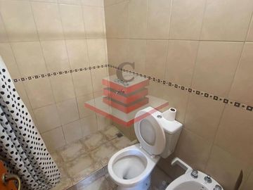 COMPLEJO DE DOS CABAÑAS  EN SIQUIMAN A 200 M DEL CENTRO Y 700M DEL LAGO  REF 696