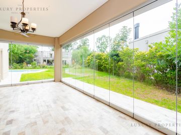 Venta Casa 5 ambientes en dos plantas, con pileta y quincho cerrado en La Reserva Cardales
