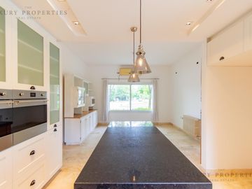 Venta Casa 5 ambientes en dos plantas, con pileta y quincho cerrado en La Reserva Cardales