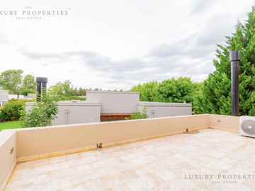 Venta Casa 5 ambientes en dos plantas, con pileta y quincho cerrado en La Reserva Cardales