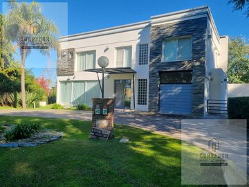 VENTA, CASA A LAGUNA, POSADA DE LOS LAGOS al 100