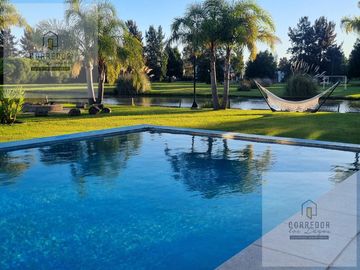 VENTA, CASA A LAGUNA, POSADA DE LOS LAGOS al 100