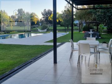 VENTA, CASA A LAGUNA, POSADA DE LOS LAGOS al 100