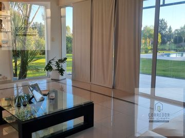 VENTA, CASA A LAGUNA, POSADA DE LOS LAGOS al 100