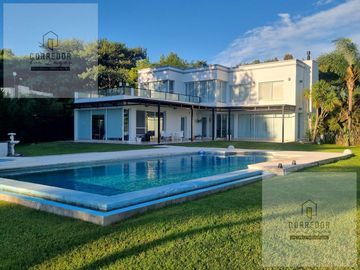 VENTA, CASA A LAGUNA, POSADA DE LOS LAGOS al 100