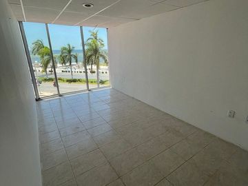 Rentó oficina en Campeche en Torres de Cristal
