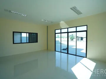 For rent Factory 780 sqm in Phraek Sa, Mueang Samut Prakan, Samut Prakan