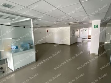 EDIFICIO COMERCIAL AAA ~ CI/3/30 ~ CON PRECIO NEGOCIABLE SOBRE PERIFÉRICO