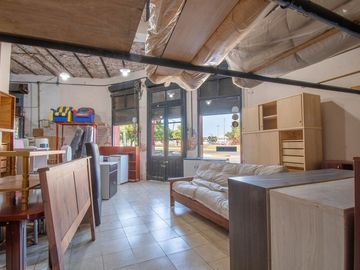 VENTA LOCAL COMERCIAL CON GALPON GENOVA Y TRAVESIA