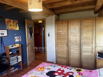 Se Vende Casa de Arquitectura Chilota amplio terreno de 5.000 m² en Llicaldad, Castro