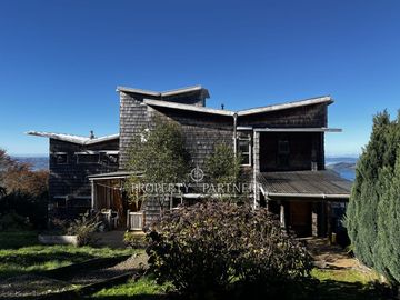 Se Vende Casa de Arquitectura Chilota amplio terreno de 5.000 m² en Llicaldad, Castro