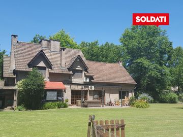 Casa en venta y alquiler sobre lote de más de  2.500 m2 - excelente acceso - bajas expensas - Pilar