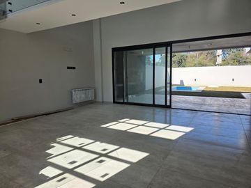 Casa en venta en La Luisita 4 dormitorios