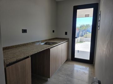 Casa en venta en La Luisita 4 dormitorios