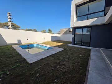 Casa en venta en La Luisita 4 dormitorios