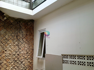 Disewa Rumah Nyaman Dengan Carport Luas Di Kota Wisata Cibubur