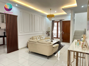 Dijual Rumah Mewah Cantik Semi Furnished SHM Puri Sriwedari Cibubur