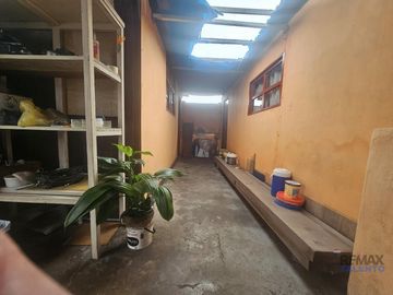 Casa Como Terreno En Excelente Ubicacion Av. Sta. Rosa C/ La Paz - La Perla