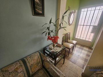Casa Como Terreno En Excelente Ubicacion Av. Sta. Rosa C/ La Paz - La Perla