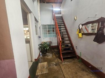 Casa Como Terreno En Excelente Ubicacion Av. Sta. Rosa C/ La Paz - La Perla
