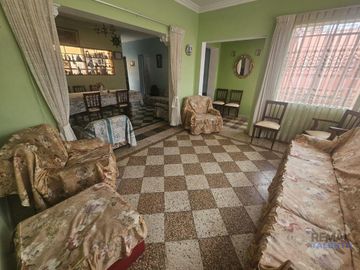 Casa Como Terreno En Excelente Ubicacion Av. Sta. Rosa C/ La Paz - La Perla