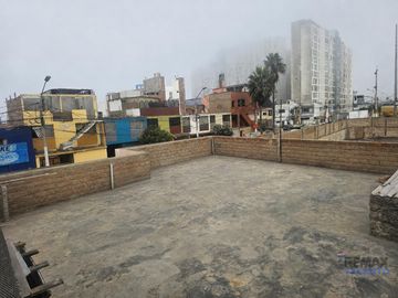 Casa Como Terreno En Excelente Ubicacion Av. Sta. Rosa C/ La Paz - La Perla
