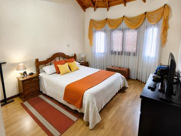 VENTA CASA 4 AMBIENTES EN VILLA ADELINA