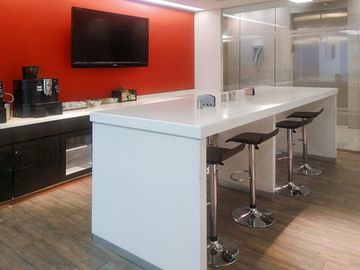 Espacio de oficina en renta para 3 personas en Regus Napoles