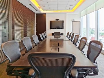 Espacio de oficina en renta para 5 personas en Regus Napoles