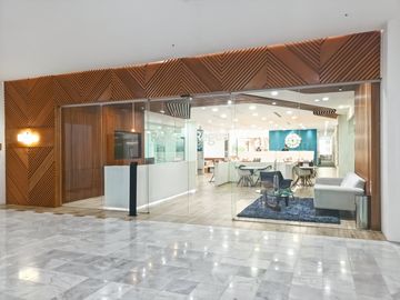 Espacio de oficina en renta para 3 personas en Regus Convention Center