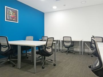 Alquila una oficina de gran tamaño para 50 personas en Regus Convention Center