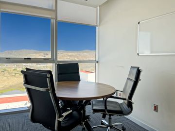 Alquiler de oficinas bellamente diseñadas para 1 persona en Queretaro, World Trade Center