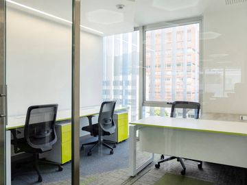 Espacio de oficina en renta para 1 persona en Bogota, Santa Barbara