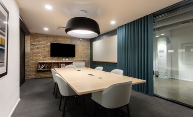 Alquiler de oficina abierta bellamente diseñada para 15 personas en Bogota, Connecta 80