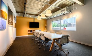 Únete a una comunidad empresarial en crecimiento en Bogota, Spaces 93