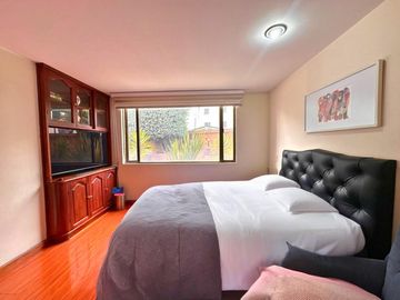 Apartamento en venta de 3 habitaciones con patio en Bogotá, Sotileza.