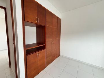 Apartamento en venta de 3 habitaciones con balcón en Cartagena, Manga.