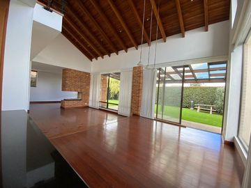Casa en venta de 4 habitaciones en Cajicá, CALAHORRA.